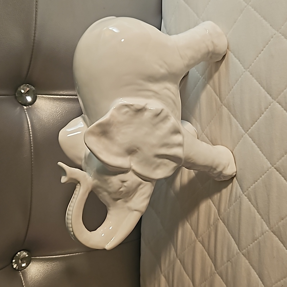 Elephant 🐘 Ceramic. - Picture 3 of 5